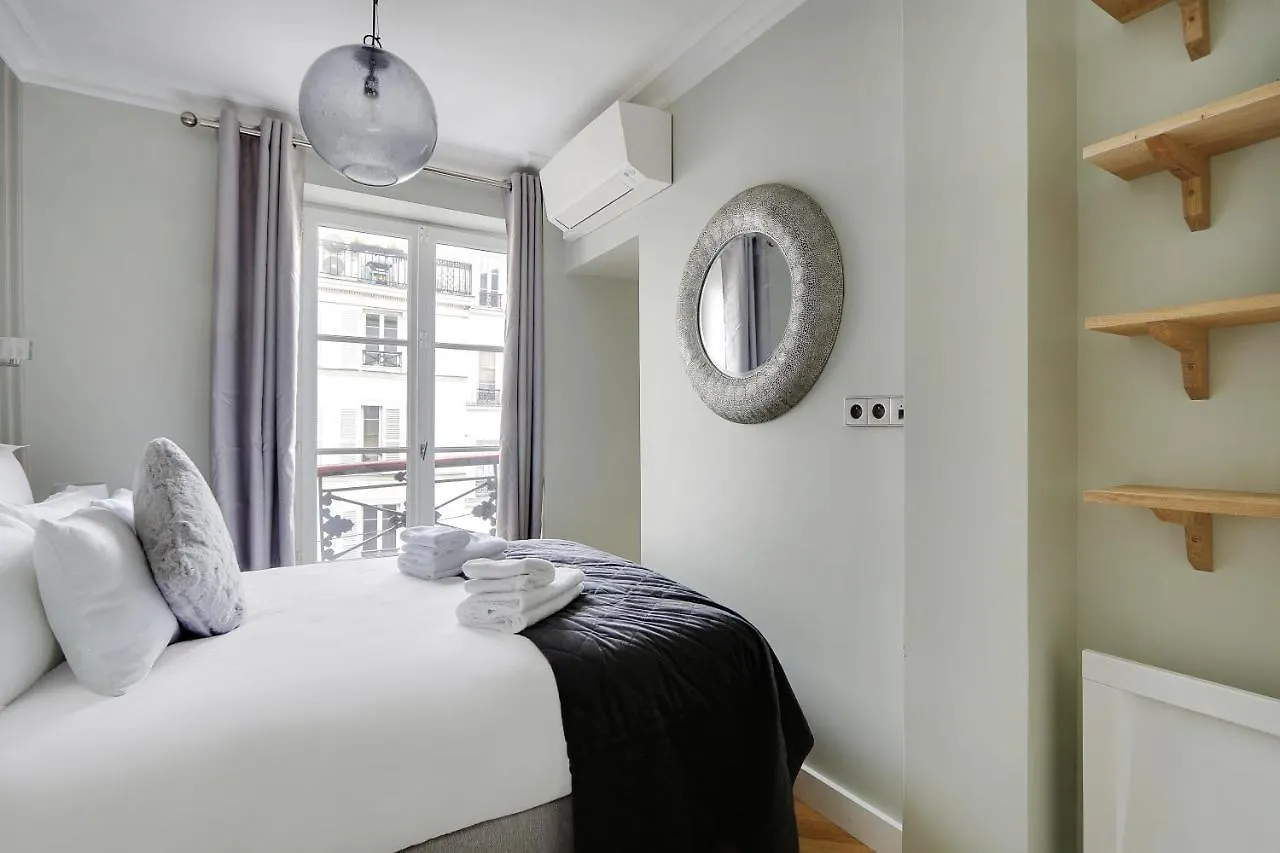 Pick A Flat'S Apartments In Montmartre - Rue Lepic Parigi