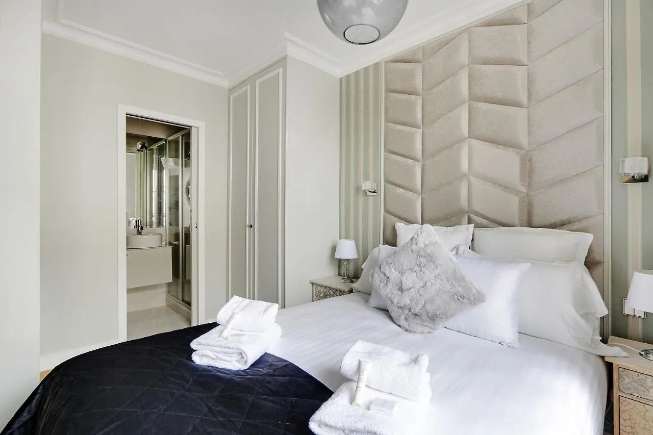 Pick A Flat'S Apartments In Montmartre - Rue Lepic Parigi