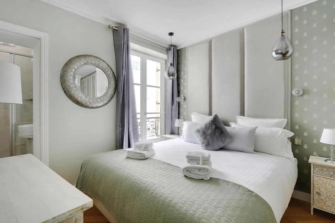 Pick A Flat'S Apartments In Montmartre - Rue Lepic Parigi