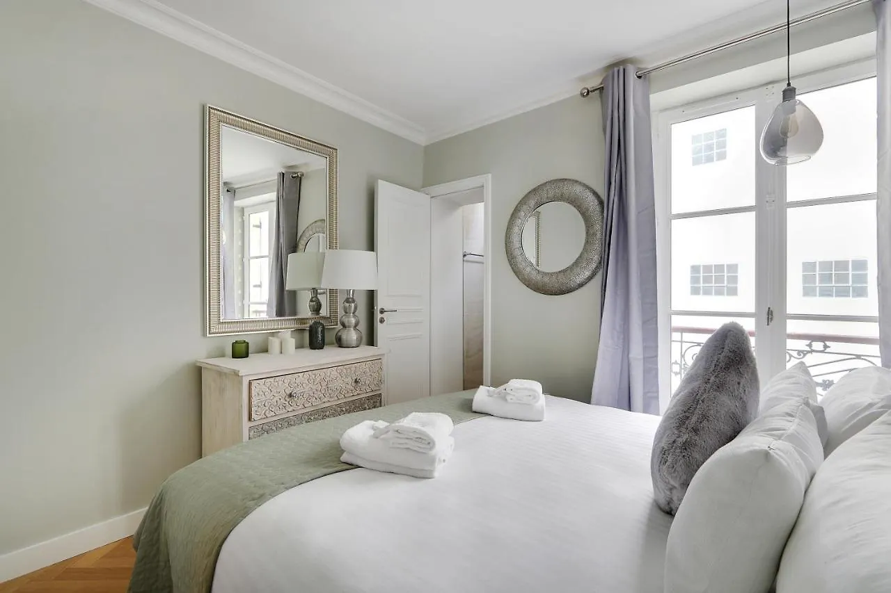 Pick A Flat'S Apartments In Montmartre - Rue Lepic Parigi