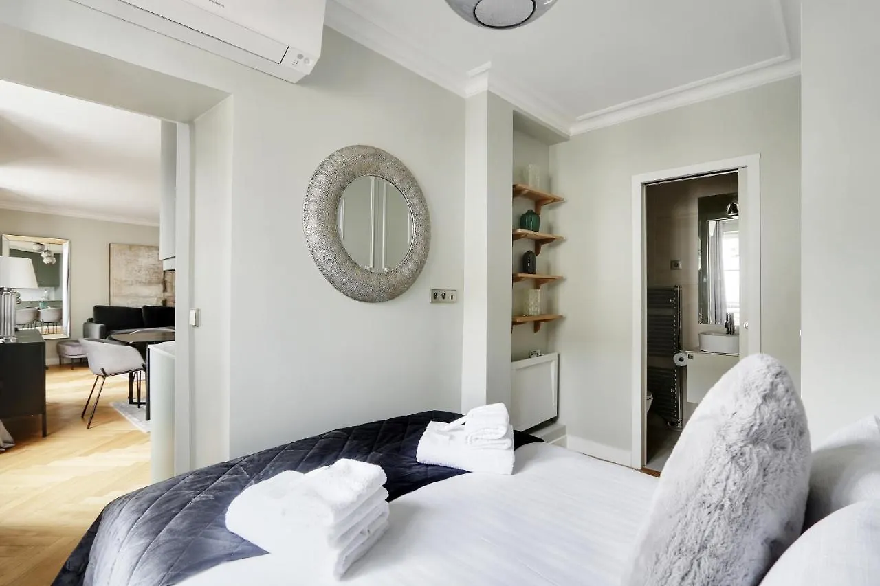 Pick A Flat'S Apartments In Montmartre - Rue Lepic Parigi Francia