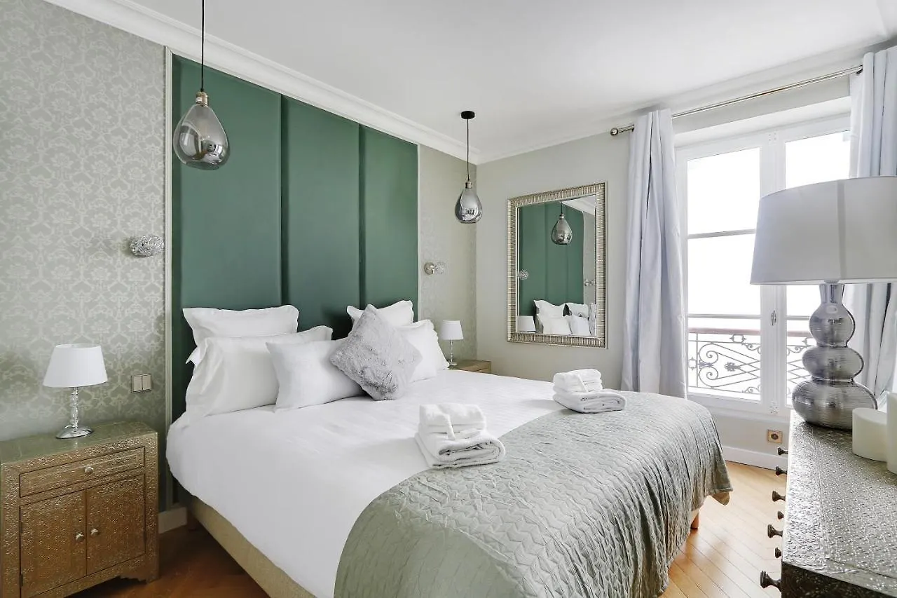Pick A Flat'S Apartments In Montmartre - Rue Lepic Parigi