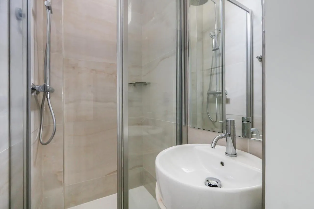 Pick A Flat'S Apartments In Montmartre - Rue Lepic Parigi