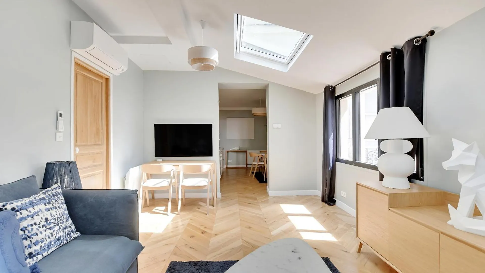 Pick A Flat'S Apartments In Montmartre - Rue Lepic Parigi
