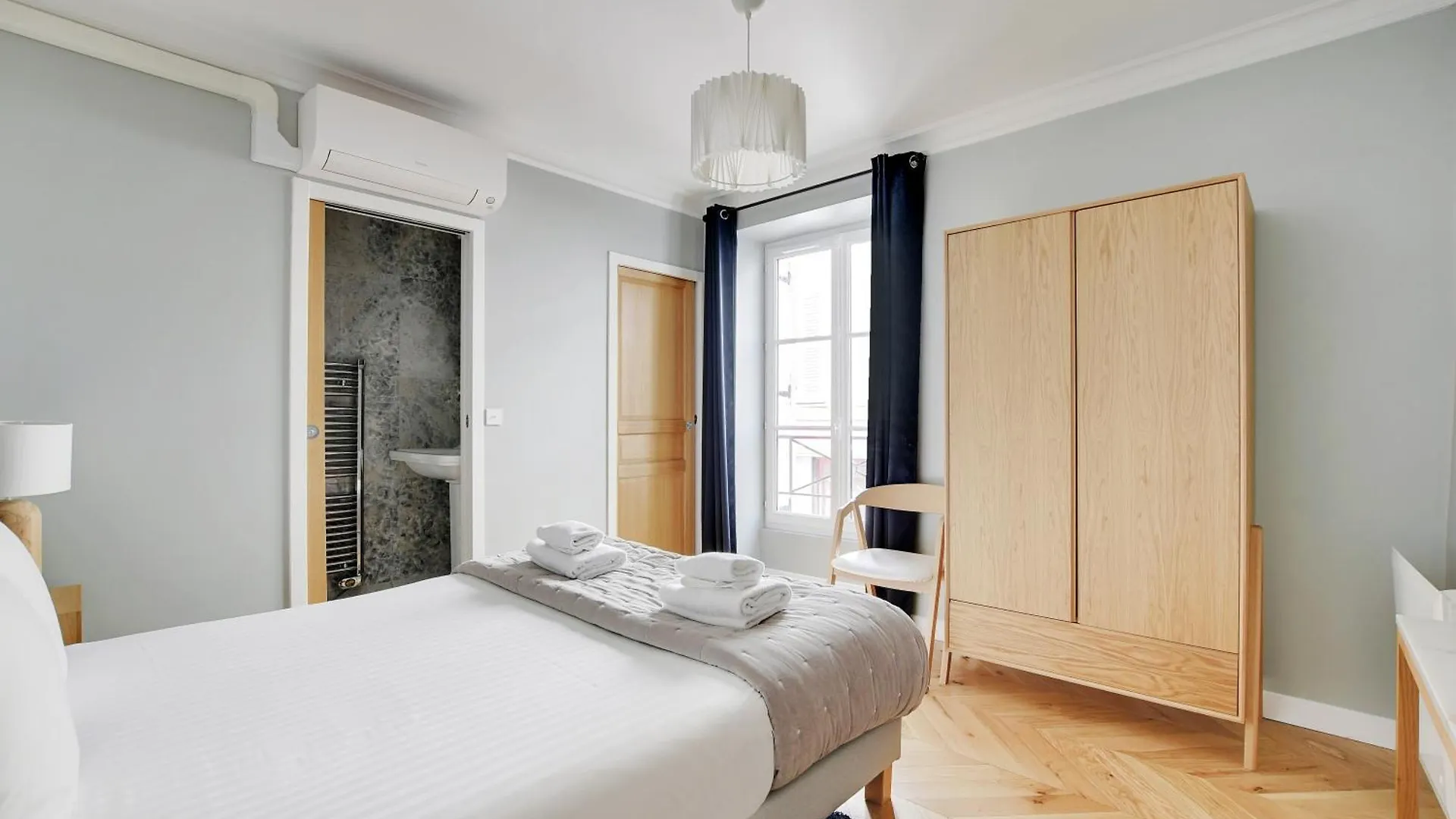 Pick A Flat'S Apartments In Montmartre - Rue Lepic Parigi
