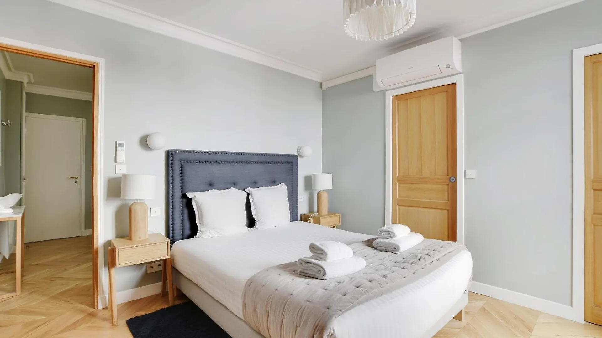 Pick A Flat'S Apartments In Montmartre - Rue Lepic Parigi