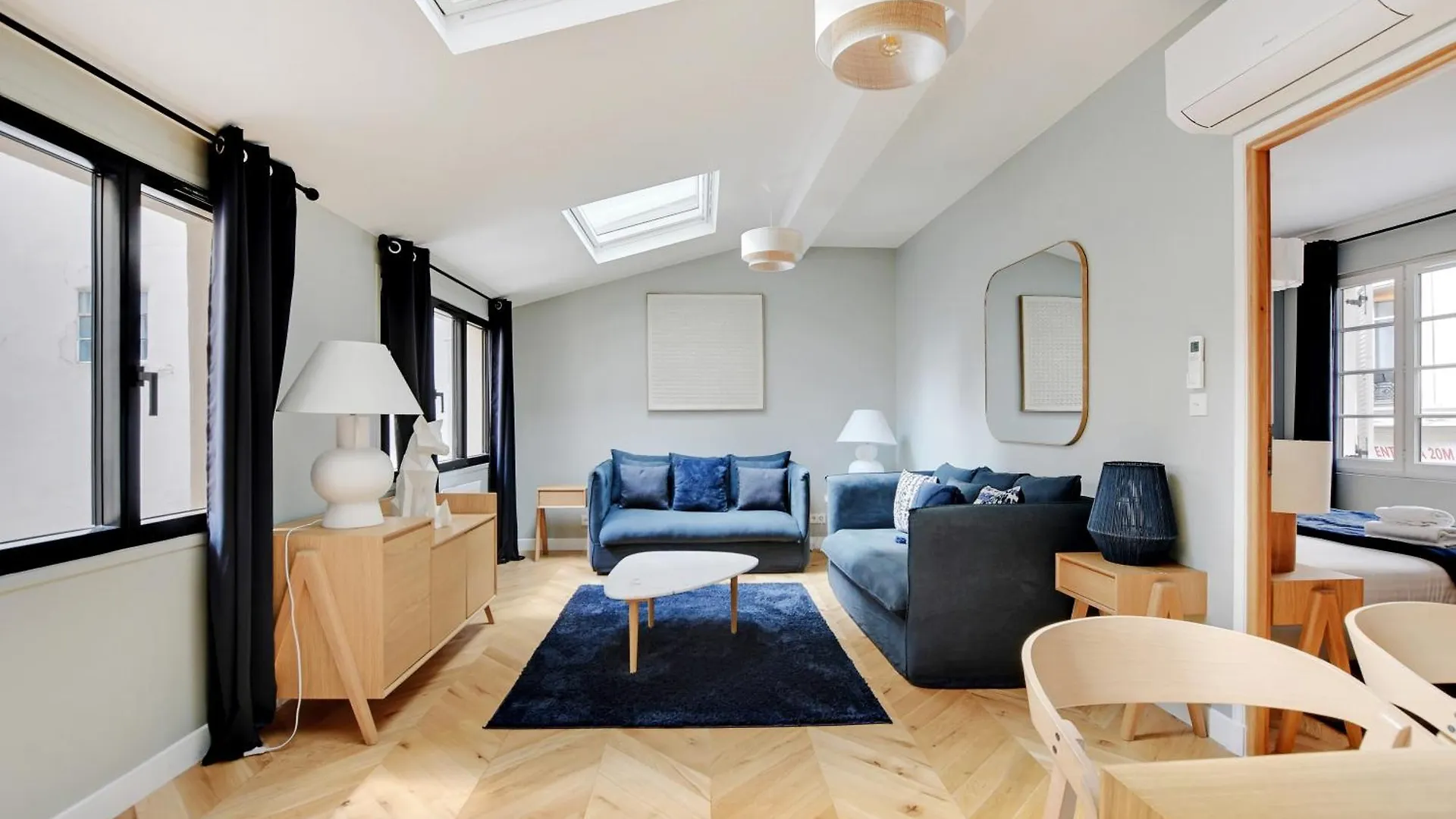 Pick A Flat'S Apartments In Montmartre - Rue Lepic Parigi