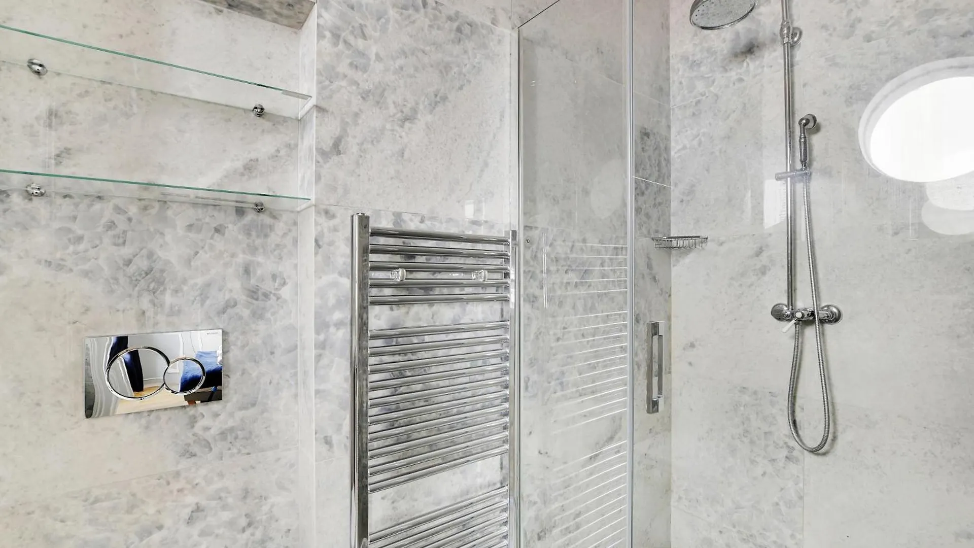 Pick A Flat'S Apartments In Montmartre - Rue Lepic Parigi